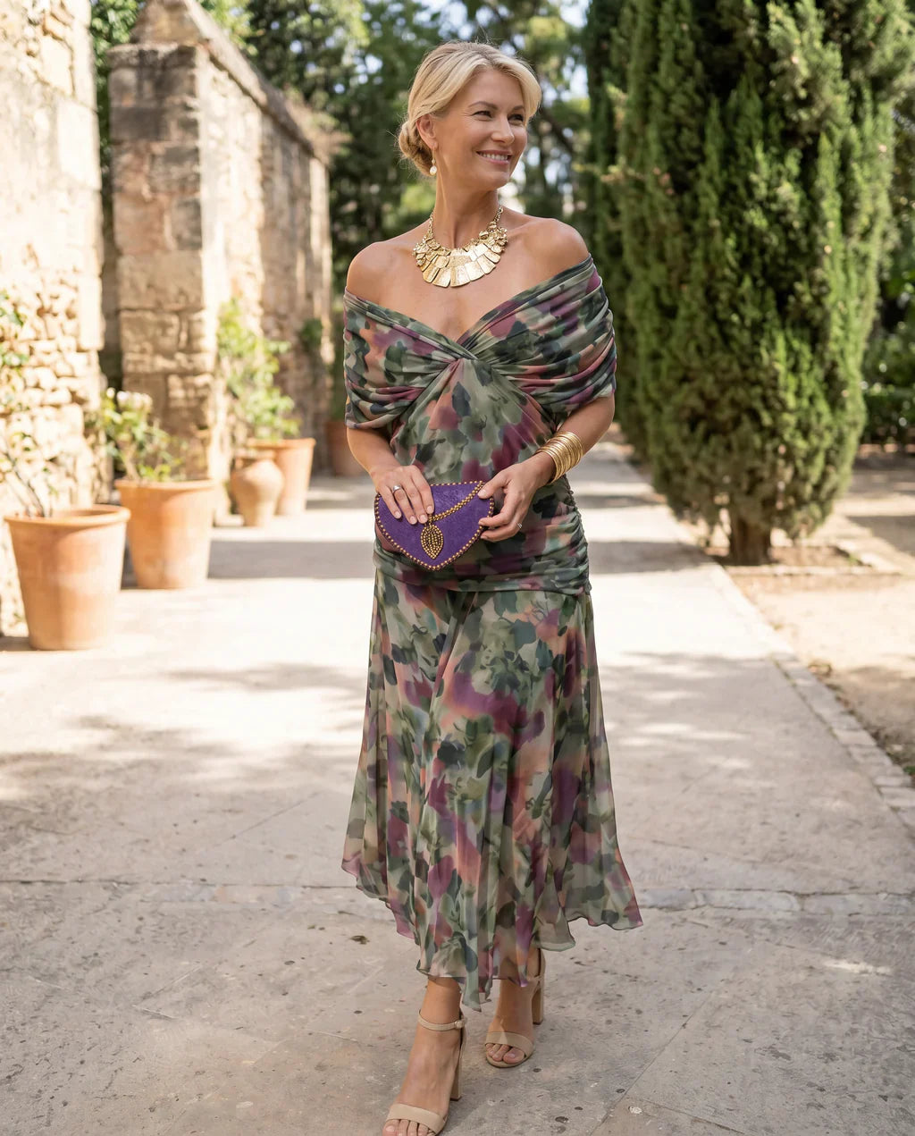ELEGANT DRESS WITH V-NECK
