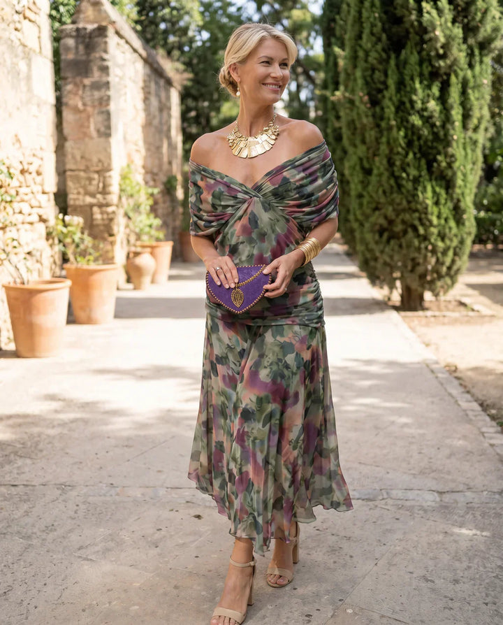 ELEGANT DRESS WITH V-NECK