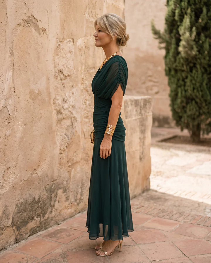 ELEGANT DRESS WITH V-NECK